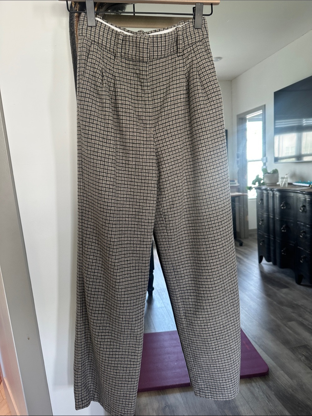 Aritzia The Effortless Pant - Brown and Cream Plaid - Picture 1 of 5